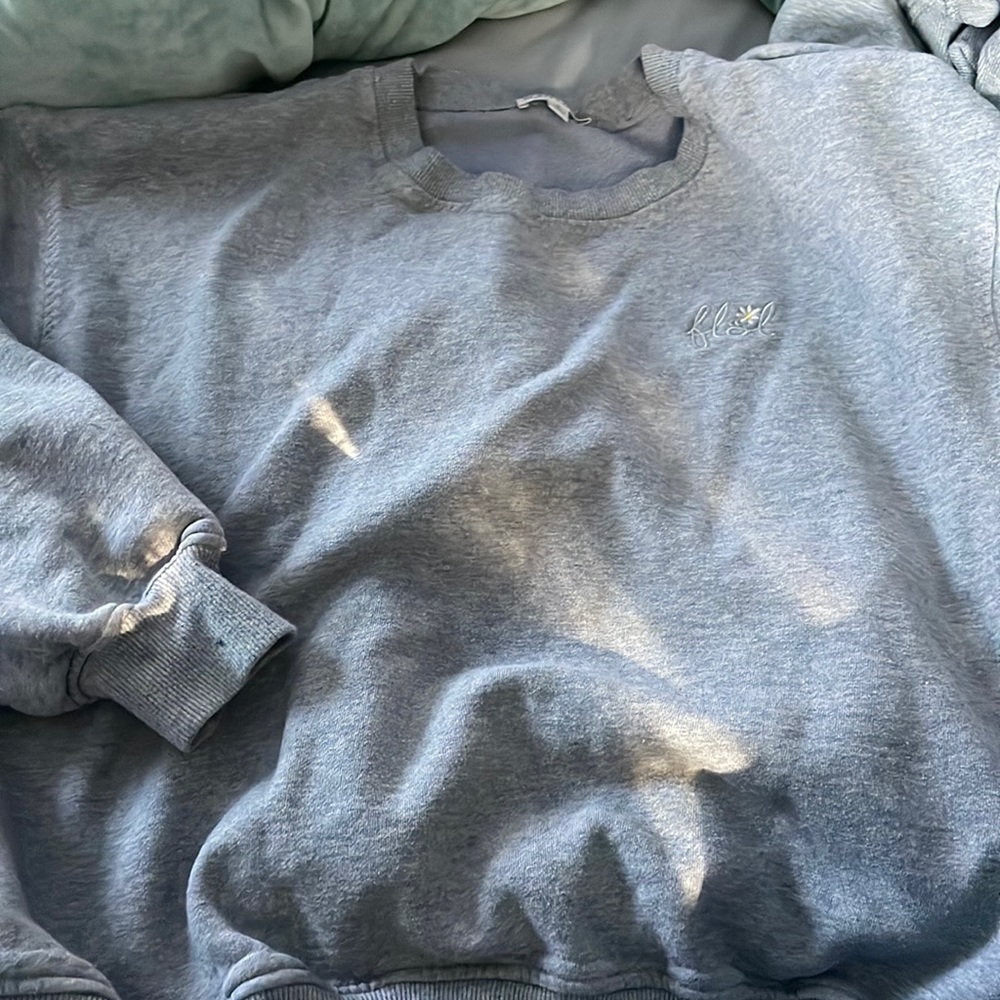 For love of lemons gray crew neck sweatshirt